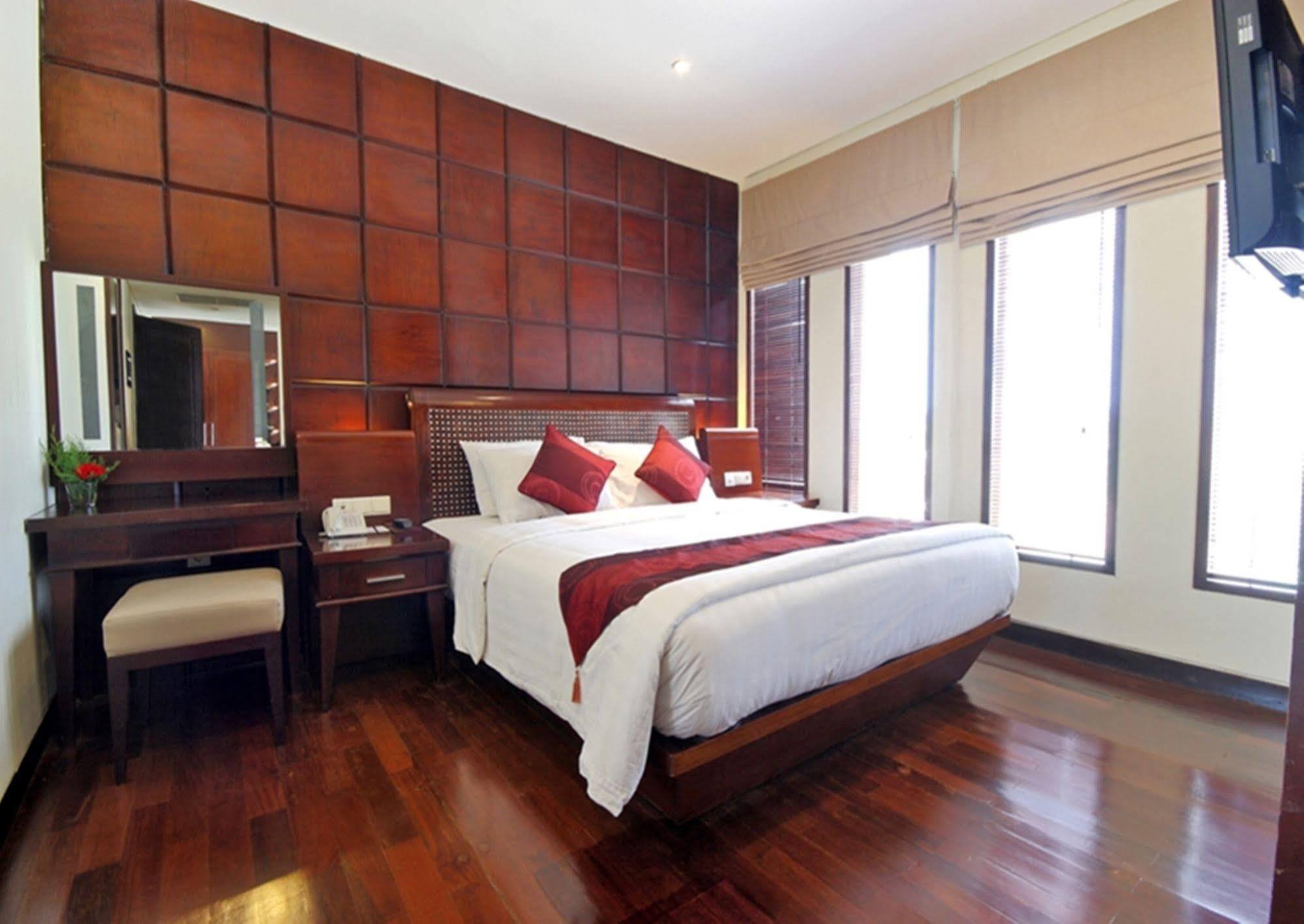 Capital O 2114 Grand Jimbaran Boutique Hotel מראה חיצוני תמונה