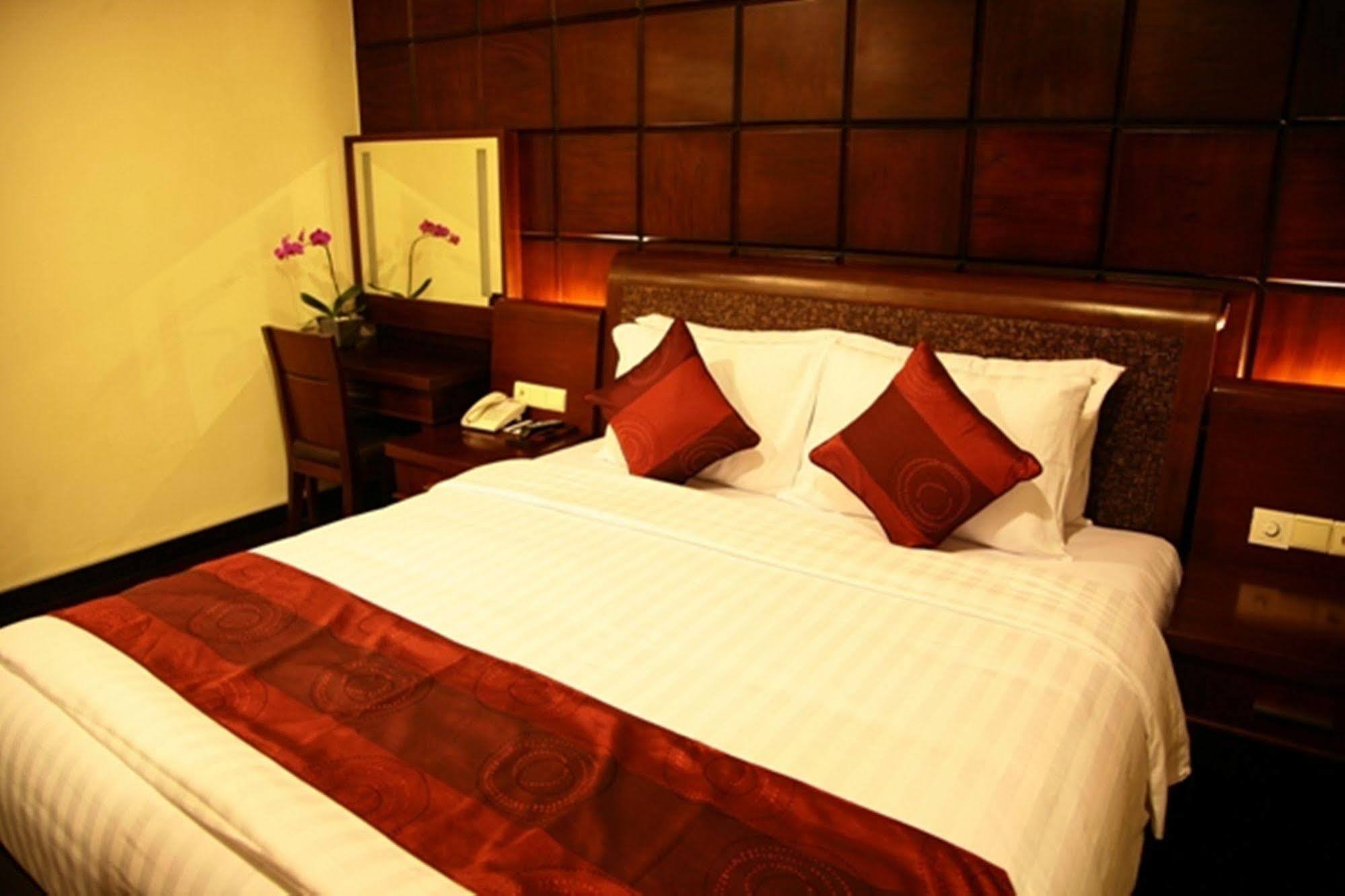 Capital O 2114 Grand Jimbaran Boutique Hotel מראה חיצוני תמונה